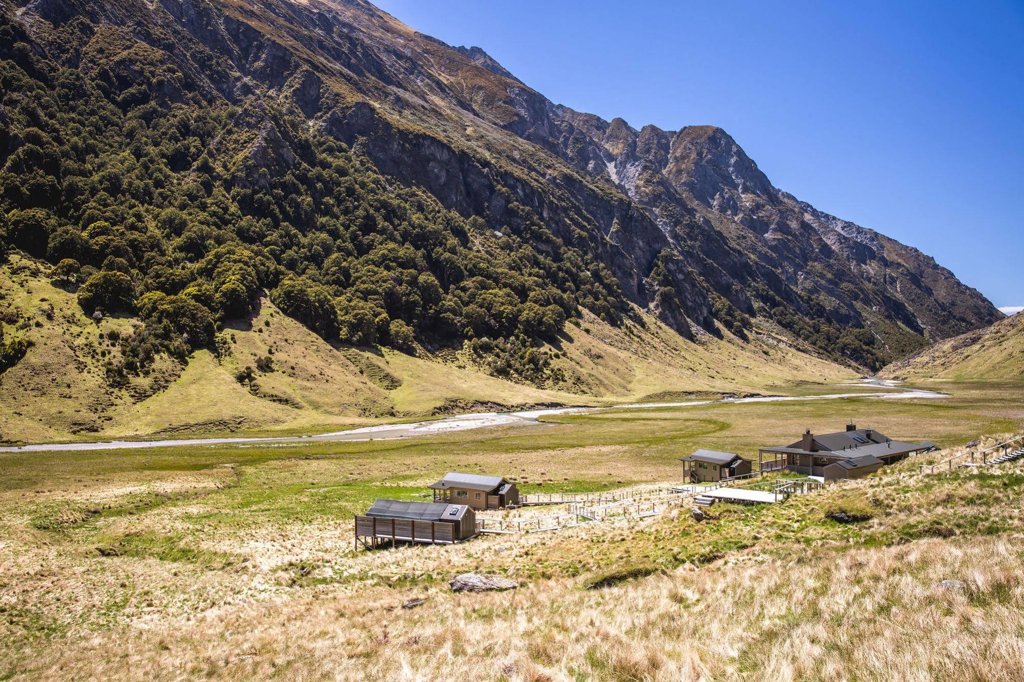 Minaret Station Alpine Lodge Wanaka Exterior photo